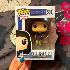 VERONICA LODGE RIVERDALE FUNKO POP! #588 *NEW IN BOX*